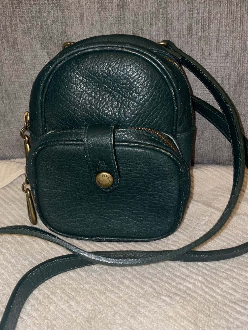 Fossil Vintage Y2K Dark Green Leather Crossbody Bag - Compact Women's Bag
